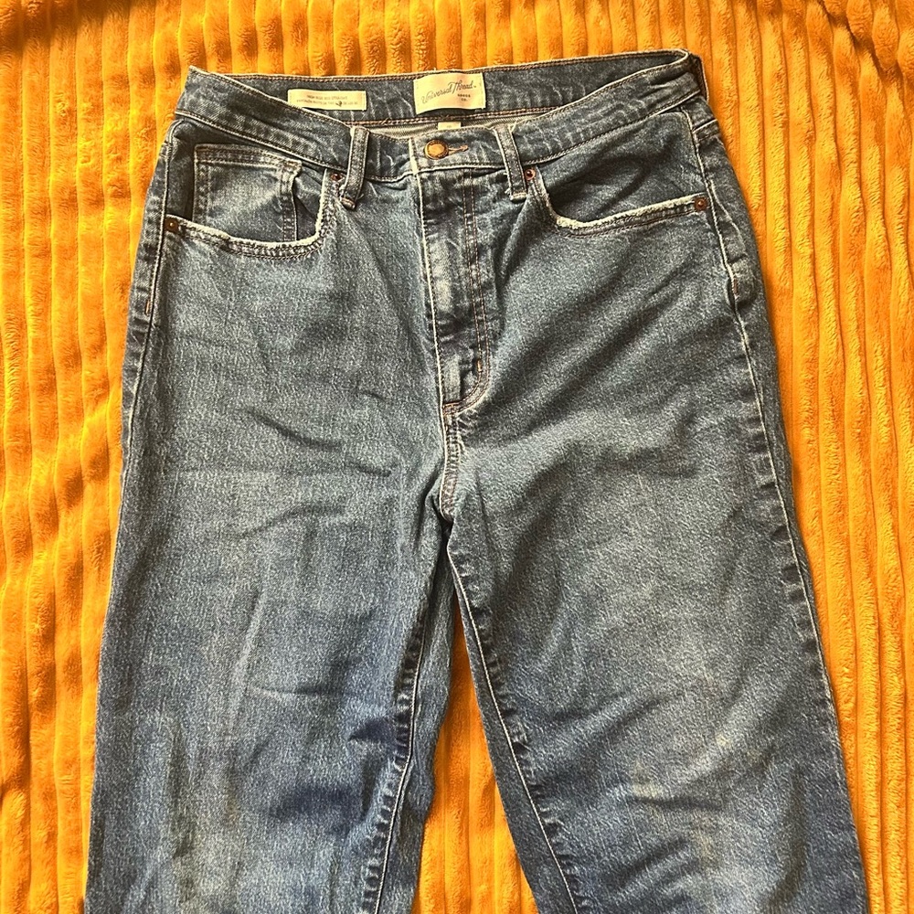 Universal Thread 90s Straight-Leg Jeans